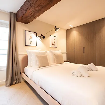 Mbm - Luxury In Marais Apartment