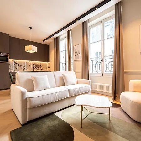 Mbm - Luxury In Marais Apartment