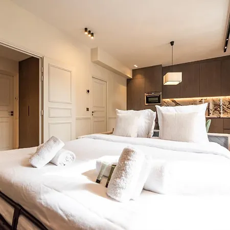 Mbm - Luxury In Marais