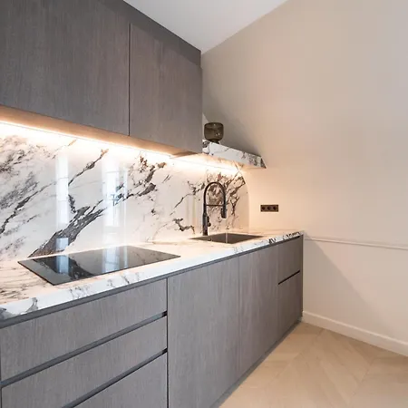 Mbm - Luxury In Marais *